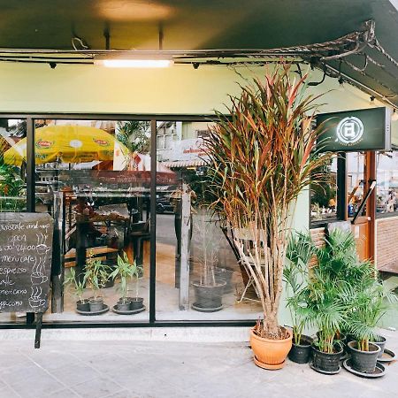 Oasis Cafe And Nap Bangkok Exterior photo