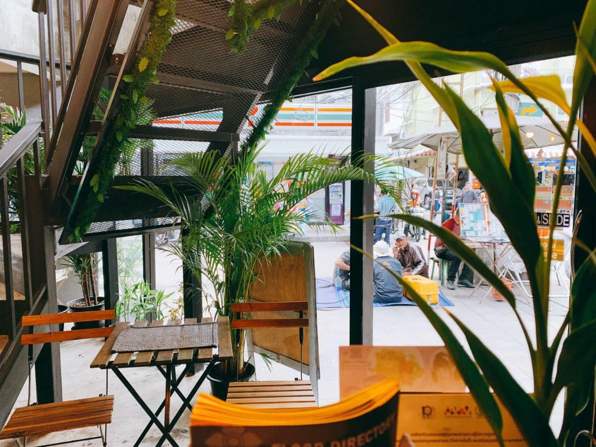 Oasis Cafe And Nap Bangkok Exterior photo