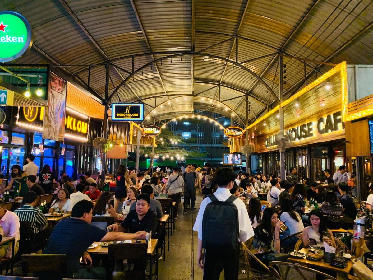 Oasis Cafe And Nap Bangkok Exterior photo
